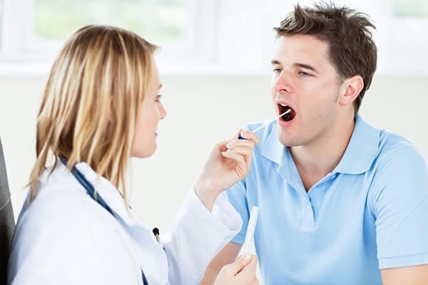 Viêm họng mãn tính có gây ung thư không? 