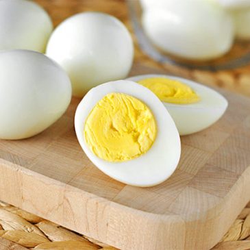 Ăn trứng có làm tăng nguy cơ tử vong vì ung thư và bệnh tim?