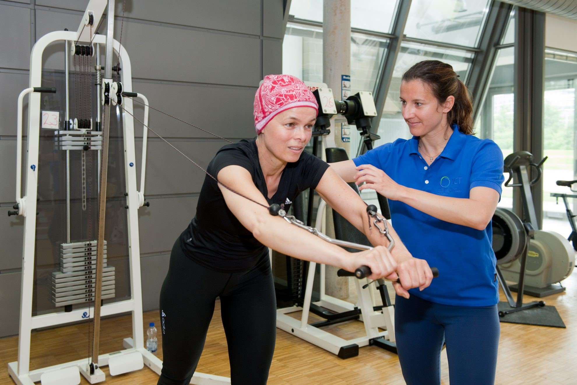Nghiên cứu: Tập thể dục với tạ có thể giúp phòng ung thư vú
